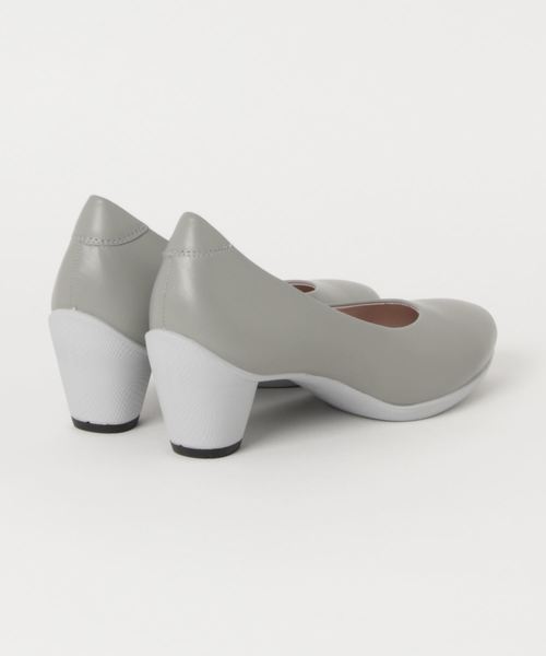 ECCO(エコー)の「ECCO SCULPTURED 45(パンプス・レディース・ライトグレー・36/37/35/38/39)」の2枚目の写真
