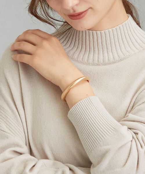 green label relaxing（グリーンレーベルリラクシング）の「SC メタルクラックバングル（バングル/リストバンド・レディース・シルバー/ゴールド・FREE）」の2枚目の写真