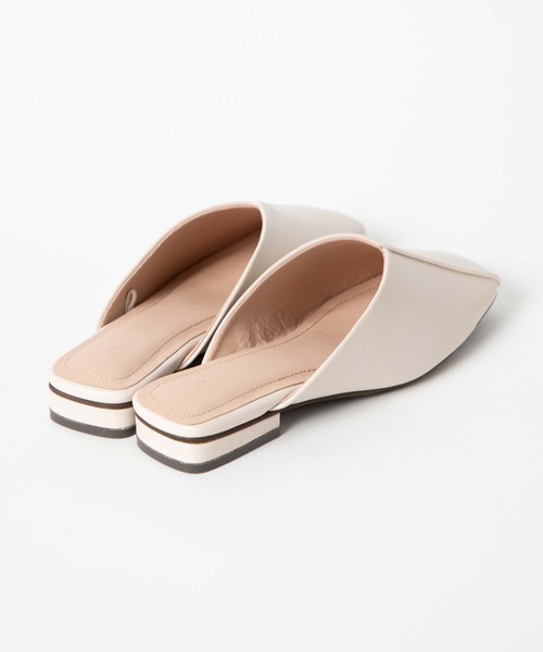 WEGO(ウィゴー)の「WEGO/Vカットスクウェアトゥバブーシュ(サンダル・レディース・ベージュ/ブラック・LARGE/MEDIUM)」の10枚目の写真