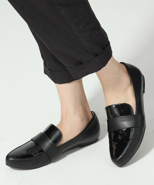 LOWRYS FARM(ローリーズファーム)の「AWエナメルローファー 551403(パンプス・レディース・オフホワイト/ブラック/レオパード・LARGE/MEDIUM)」の3枚目の写真