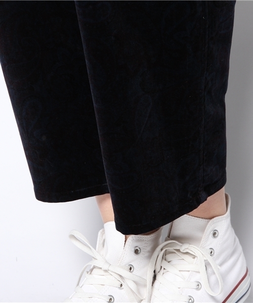 BEAMS BOY（ビームスボーイ）の「BEAMS BOY / 別珍 ペイズリー フレンチ3タックパンツ（その他パンツ・レディース・ベージュ/ネイビー・1/0）」の8枚目の写真