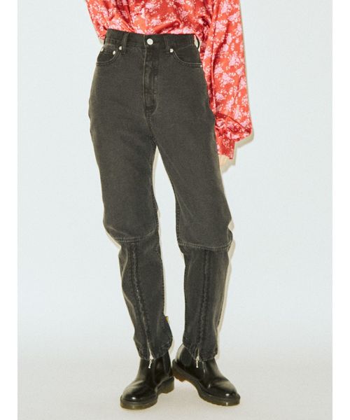 jouetie(ジュエティ)の「ジップスリットデニム(デニムパンツ・レディース・ライトブルー/ブラック・SMALL/MEDIUM)」の2枚目の写真