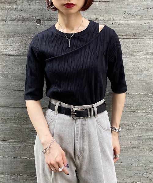 PAGEBOY（ページボーイ）の「ショルダースリットショートスリーブプルオーバー（Tシャツ/カットソー・レディース・ブラック/オフホワイト/モカ・FREE）」の11枚目の写真