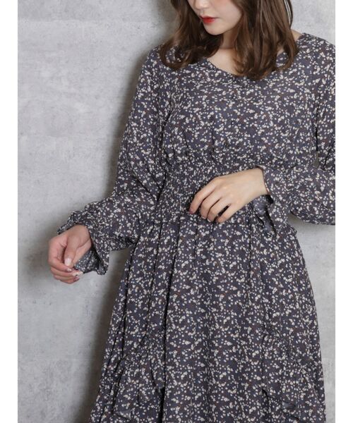 dazzlin（ダズリン）の「小花プリントフィッシュテールワンピース（ワンピース・レディース・ブラック/ブラウン/ブルー・FREE）」の13枚目の写真
