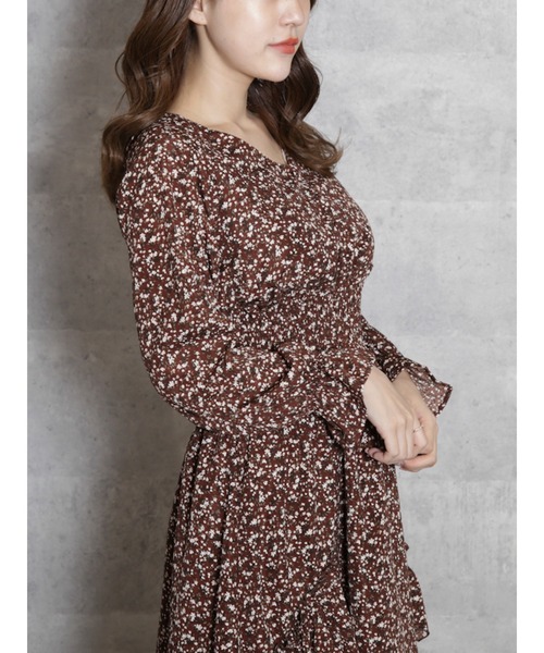 dazzlin（ダズリン）の「小花プリントフィッシュテールワンピース（ワンピース・レディース・ブラック/ブラウン/ブルー・FREE）」の9枚目の写真