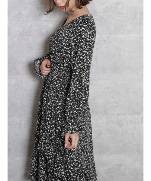 dazzlin（ダズリン）の「小花プリントフィッシュテールワンピース（ワンピース・レディース・ブラック/ブラウン/ブルー・FREE）」の11枚目の写真