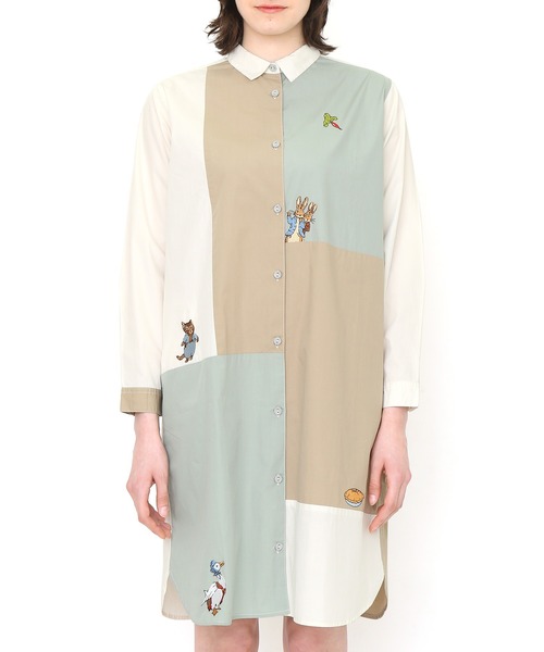 Design Tshirts Store graniph(デザイン ティーシャツ ストア グラニフ)の「ピーターエンブロイダリー(ピーターラビットTM)|コラボ刺繍シャツワンピース(マルチ)(シャツワンピース・レディース・マルチ・FREE)」の2枚目の写真