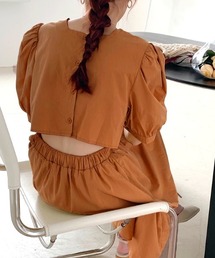 バックコンシャススリーブワンピース