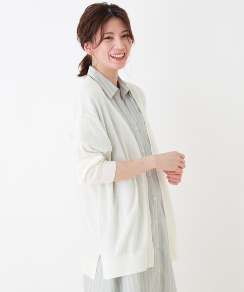 SHOO・LA・RUE（シューラルー）の「◆シアーニットカーディガン（カーディガン/ボレロ・レディース・ブラック/マスタード/ベージュ/オフホワイト・03/02/04）」の2枚目の写真