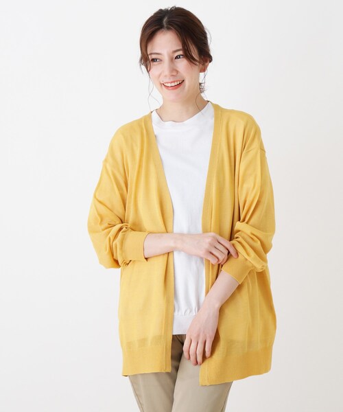 SHOO・LA・RUE（シューラルー）の「◆シアーニットカーディガン（カーディガン/ボレロ・レディース・ブラック/マスタード/ベージュ/オフホワイト・03/02/04）」の4枚目の写真