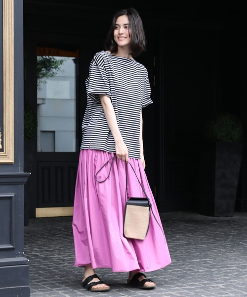 INED(イネド)の「ワイドシルエットボーダーカットソー(Tシャツ/カットソー・レディース・ブラック/レッド/ブルー・9号)」の11枚目の写真