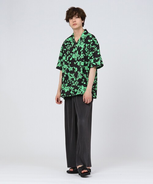 tk.TAKEO KIKUCHI（ティーケータケオキクチ）の「◆バイカラーフラワープリントシャツ（ユニセックスアイテム）（シャツ/ブラウス・メンズ・ベージュ系その他/モスグリーン系・02/03）」の6枚目の写真