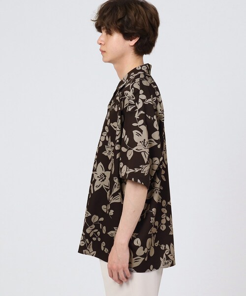 tk.TAKEO KIKUCHI（ティーケータケオキクチ）の「◆バイカラーフラワープリントシャツ（ユニセックスアイテム）（シャツ/ブラウス・メンズ・ベージュ系その他/モスグリーン系・02/03）」の8枚目の写真