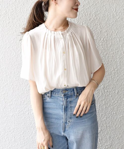 SHIPS（シップス）の「〈抗菌防臭〉2WAYカッセンタックショートスリーブブラウス（シャツ/ブラウス・レディース・ベージュ/ネイビー・ONE SIZE）」の2枚目の写真