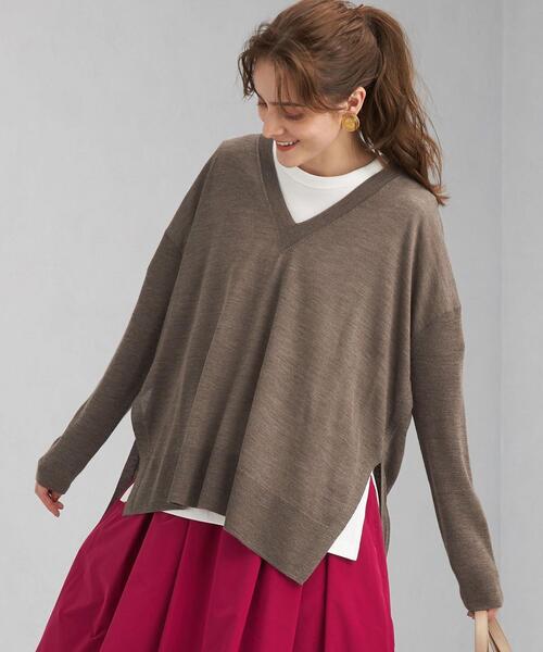 green label relaxing（グリーンレーベルリラクシング）の「DEEP Vネック スリット プルオーバー ニット（ニット/セーター・レディース・ナチュラル/モカ/パープル・FREE）」の15枚目の写真