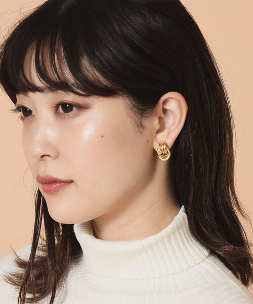 Ray BEAMS(レイビームス)の「Ray BEAMS / ダブル リング イヤリング(イヤリング・レディース・ゴールド・ONE SIZE)」の2枚目の写真