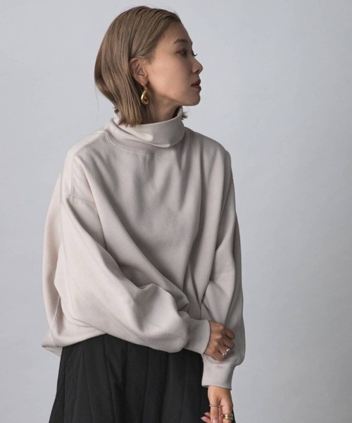 bohmal(ボマール)の「裏起毛タートルネックプルオーバースウェット(スウェット・レディース・オフホワイト/ベージュ/スモークピンク/ブルー/スミクロ・FREE)」の1枚目の写真