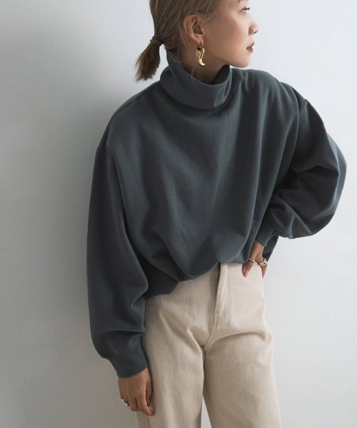 bohmal(ボマール)の「裏起毛タートルネックプルオーバースウェット(スウェット・レディース・オフホワイト/ベージュ/スモークピンク/ブルー/スミクロ・FREE)」の4枚目の写真