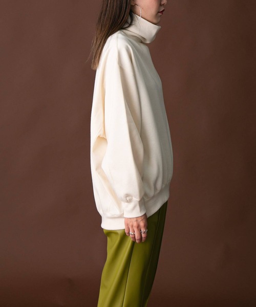 bohmal(ボマール)の「裏起毛タートルネックプルオーバースウェット(スウェット・レディース・オフホワイト/ベージュ/スモークピンク/ブルー/スミクロ・FREE)」の13枚目の写真