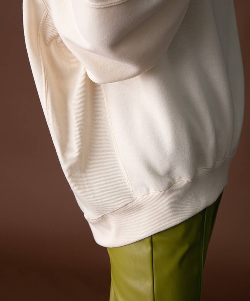 bohmal(ボマール)の「裏起毛タートルネックプルオーバースウェット(スウェット・レディース・オフホワイト/ベージュ/スモークピンク/ブルー/スミクロ・FREE)」の11枚目の写真