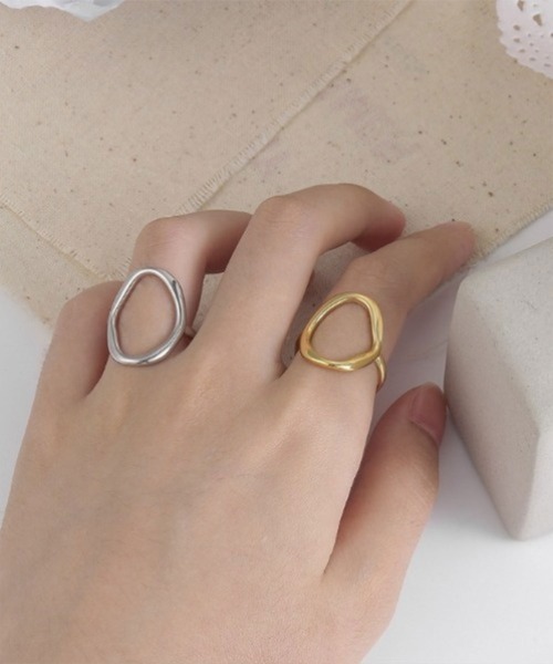 yu-ka（ユーカ）の「YU-KA : オーバルウェーブラウンドリング (シルバー925プレイテッド)（リング・レディース・ゴールド/シルバー・FREE）」の3枚目の写真