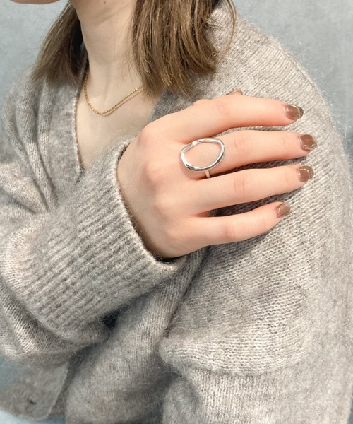 yu-ka（ユーカ）の「YU-KA : オーバルウェーブラウンドリング (シルバー925プレイテッド)（リング・レディース・ゴールド/シルバー・FREE）」の12枚目の写真
