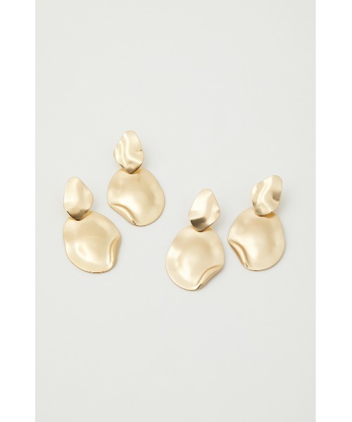 rienda（リエンダ）の「ビッグニュアンスピアス（ピアス（両耳用）・レディース・ゴールド・SMALL）」の4枚目の写真