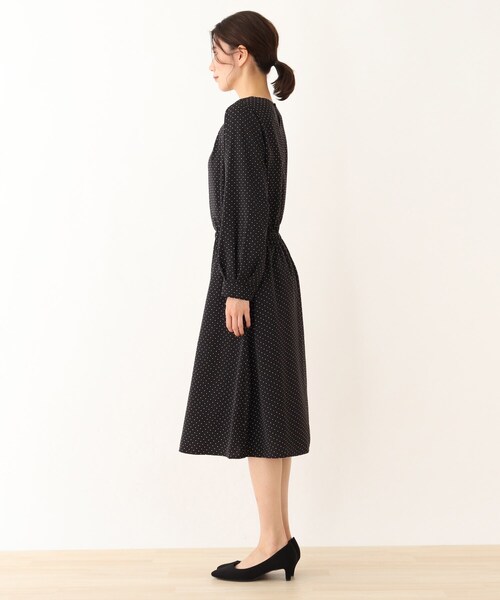 SHOO・LA・RUE（シューラルー）の「【S-3L】フロントタックワンピース（ワンピース・レディース・ブラック/ブラック系5・01/02/03/04/05）」の4枚目の写真