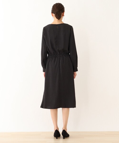 SHOO・LA・RUE（シューラルー）の「【S-3L】フロントタックワンピース（ワンピース・レディース・ブラック/ブラック系5・01/02/03/04/05）」の5枚目の写真