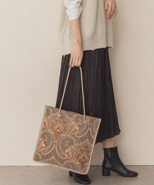 RODE SKO（ロデスコ）の「3ポケットファブリックトートバッグ（トートバッグ・レディース・ブラウン/ブルー/アニマル・ONE）」の2枚目の写真