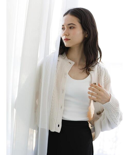 koe（コエ）の「ショート丈ニットカーディガン＊（カーディガン/ボレロ・レディース・ブラック/アイボリー/レッド・FREE）」の8枚目の写真