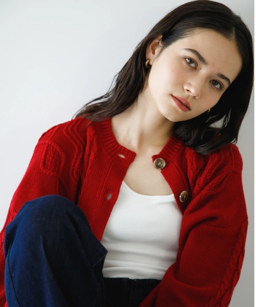 koe（コエ）の「ショート丈ニットカーディガン＊（カーディガン/ボレロ・レディース・ブラック/アイボリー/レッド・FREE）」の3枚目の写真