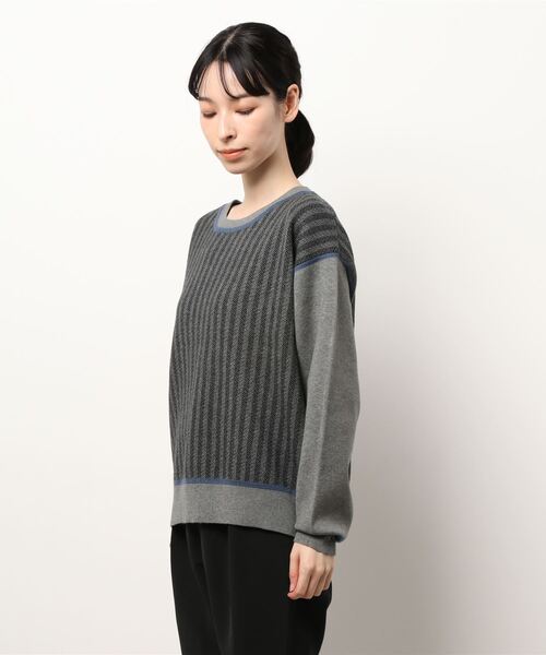 INTERPLANET（インタープラネット）の「ジャガード切替プルオーバー（ニット/セーター・レディース・グレー/グレイッシュベージュ・FREE）」の3枚目の写真