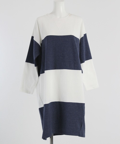 CHOCOA（チョコア）の「マタニティ授乳ワイドボーダーワンピース（マタニティウェア/グッズ・レディース・チャコールグレー/ネイビー/イエロー・FREE）」の2枚目の写真