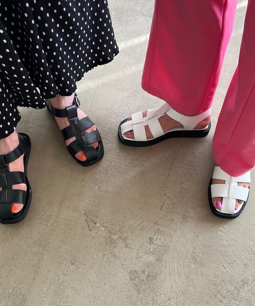 Shelly island(シェリーアイランド)の「グルカサンダル(サンダル・レディース・ホワイト/ブラック・M/L)」の2枚目の写真