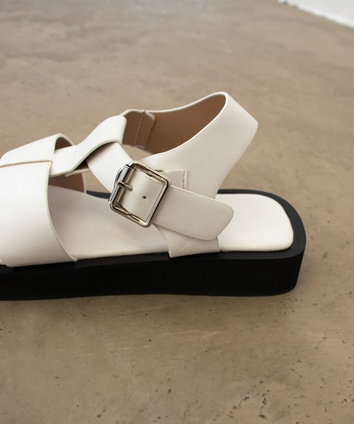 Shelly island(シェリーアイランド)の「グルカサンダル(サンダル・レディース・ホワイト/ブラック・M/L)」の19枚目の写真