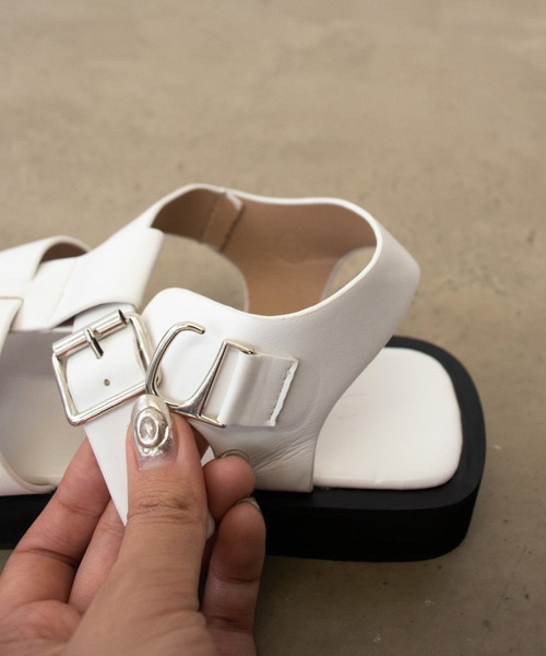 Shelly island(シェリーアイランド)の「グルカサンダル(サンダル・レディース・ホワイト/ブラック・M/L)」の20枚目の写真