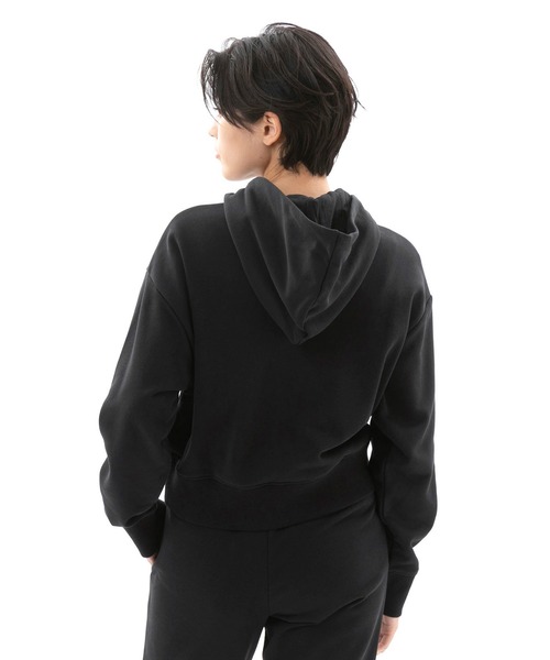 New Balance フード付きセーター サイズ7 黒 セール】NB Essentials セレブレイトフリースフーディー