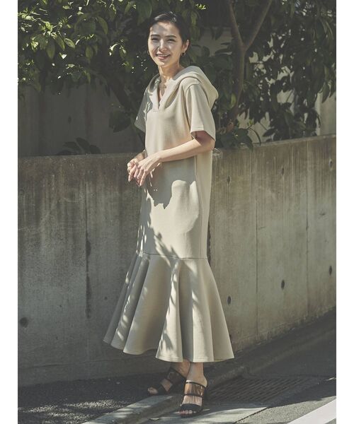 COTORICA（コトリカ）の「ショートスリーブマーメイドフードワンピース（ワンピース・レディース・ブラック/ネイビー/ベージュ・SMALL/MEDIUM）」の4枚目の写真