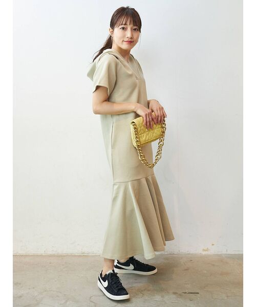 COTORICA（コトリカ）の「ショートスリーブマーメイドフードワンピース（ワンピース・レディース・ブラック/ネイビー/ベージュ・SMALL/MEDIUM）」の15枚目の写真