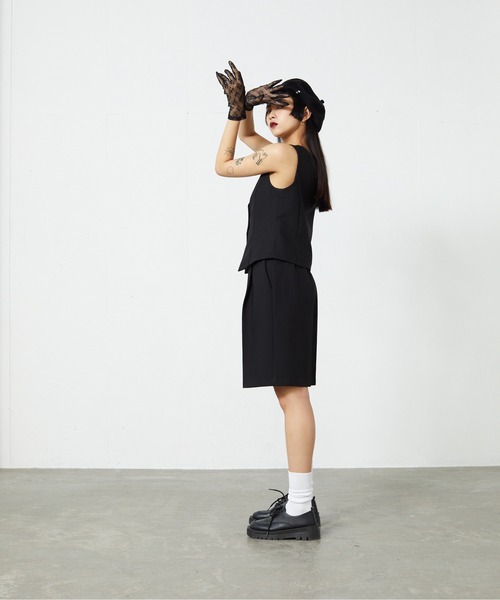 FEKETE（フェケテ）の「FEKETE TAILORED VEST (SET-UP)（ベスト・レディース・ブラック/ベージュ/グリーン・FREE）」の17枚目の写真