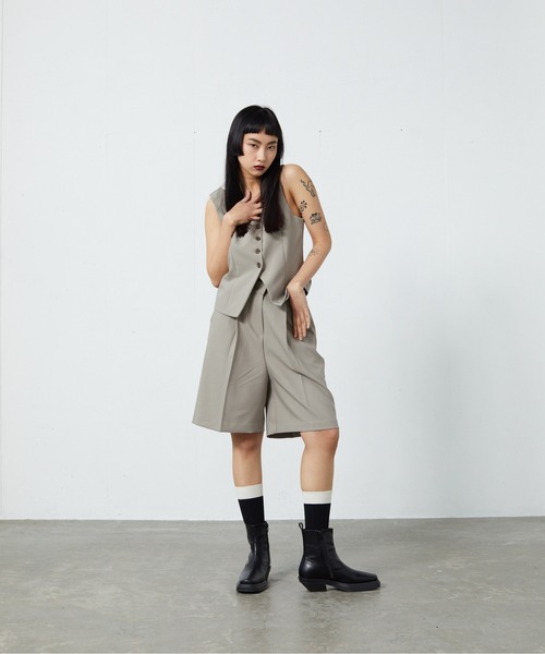 FEKETE（フェケテ）の「FEKETE TAILORED VEST (SET-UP)（ベスト・レディース・ブラック/ベージュ/グリーン・FREE）」の13枚目の写真