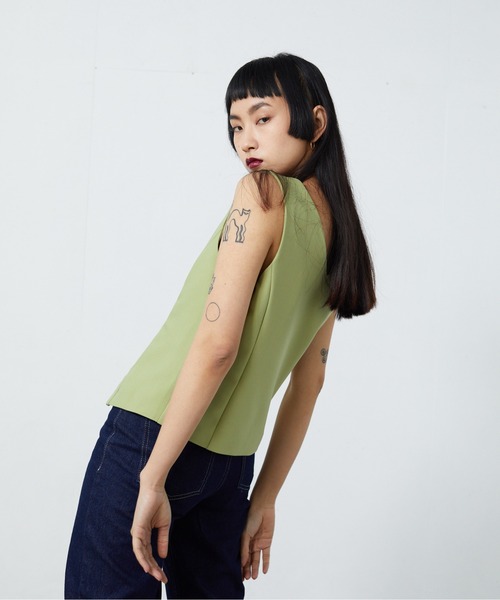 FEKETE（フェケテ）の「FEKETE TAILORED VEST (SET-UP)（ベスト・レディース・ブラック/ベージュ/グリーン・FREE）」の8枚目の写真