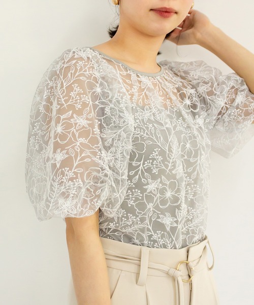 RANDA（ランダ）の「オリジナルフラワー刺繍ブラウス（シャツ/ブラウス・レディース・ピンク/ブルー/ブラウン・FREE）」の3枚目の写真