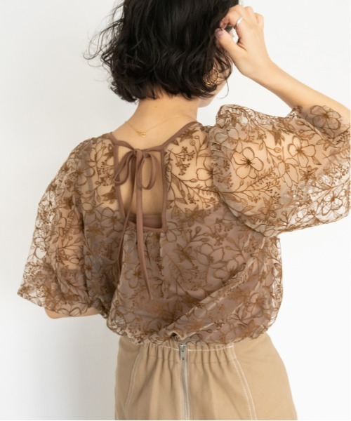 RANDA（ランダ）の「オリジナルフラワー刺繍ブラウス（シャツ/ブラウス・レディース・ピンク/ブルー/ブラウン・FREE）」の5枚目の写真