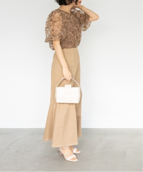 RANDA（ランダ）の「オリジナルフラワー刺繍ブラウス（シャツ/ブラウス・レディース・ピンク/ブルー/ブラウン・FREE）」の6枚目の写真