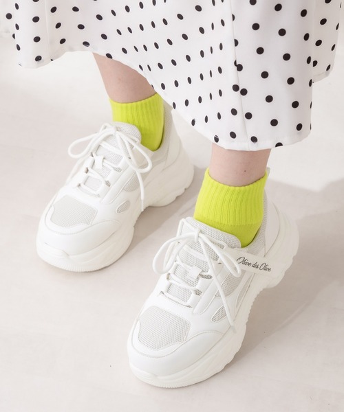 OLIVE des OLIVE（オリーブデオリーブ）の「タグ付きスニーカー（スニーカー・レディース・ホワイト/ブラック・SMALL/MEDIUM/LARGE）」の4枚目の写真