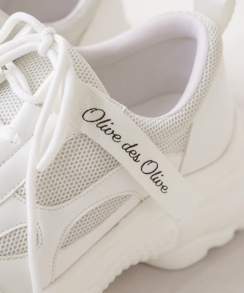 OLIVE des OLIVE（オリーブデオリーブ）の「タグ付きスニーカー（スニーカー・レディース・ホワイト/ブラック・SMALL/MEDIUM/LARGE）」の14枚目の写真