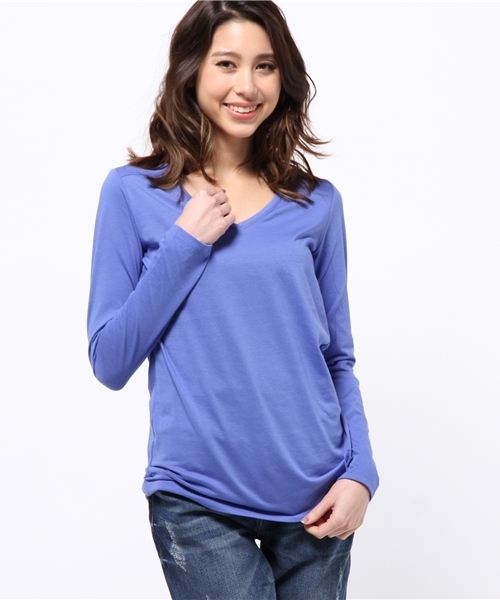 AZUL by moussy（アズールバイマウジー）の「TC天竺バックセンター切替V/N長袖PO（Tシャツ/カットソー・レディース・オフホワイト/ブルー/ブラック/ブラック系その他/ライム/ホワイト系その他・LARGE/SMALL/MEDIUM/X-SMALL）」の6枚目の写真