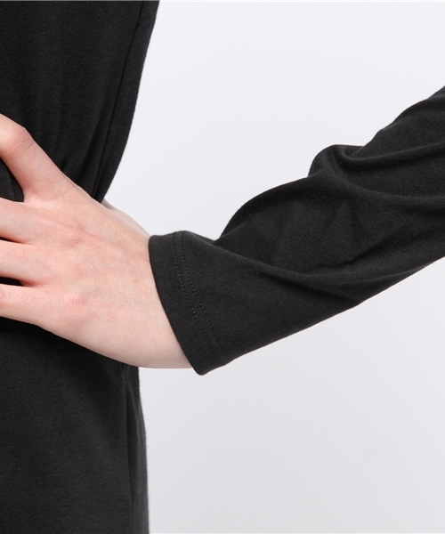 AZUL by moussy（アズールバイマウジー）の「TC天竺バックセンター切替V/N長袖PO（Tシャツ/カットソー・レディース・オフホワイト/ブルー/ブラック/ブラック系その他/ライム/ホワイト系その他・LARGE/SMALL/MEDIUM/X-SMALL）」の12枚目の写真